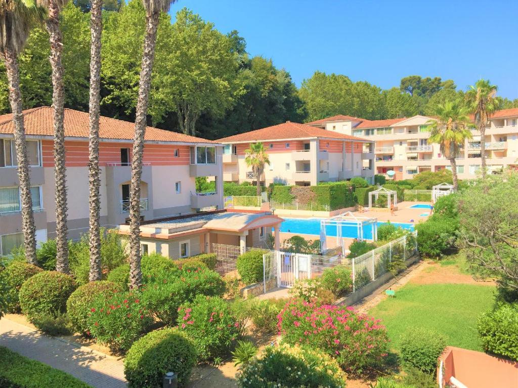 Ferienwohnung Loft Ravissant Avec Piscine Cagnes-sur-Mer Exterior foto